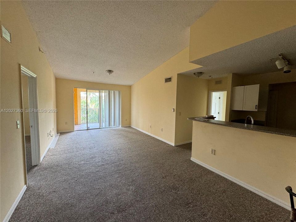 En Venta: $282,000 (2 camas, 2 baños, 916 Pies cuadrados)