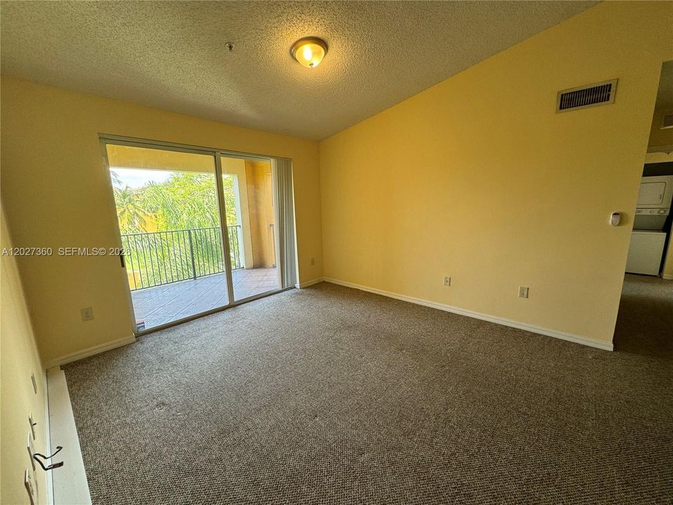 En Venta: $282,000 (2 camas, 2 baños, 916 Pies cuadrados)