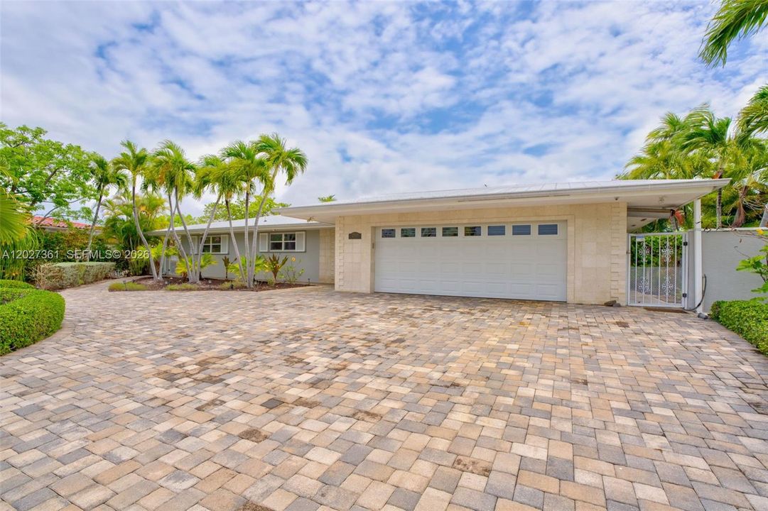 For Sale: $2,750,000 (3 beds, 3 baths, 2378 Square Feet)