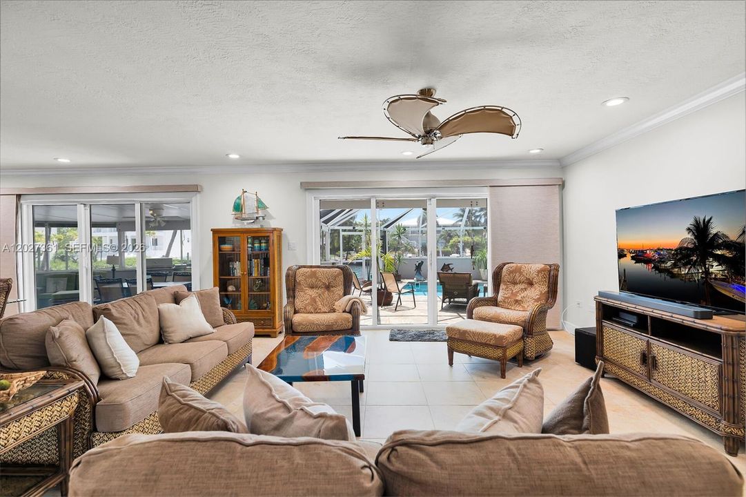 For Sale: $2,750,000 (3 beds, 3 baths, 2378 Square Feet)