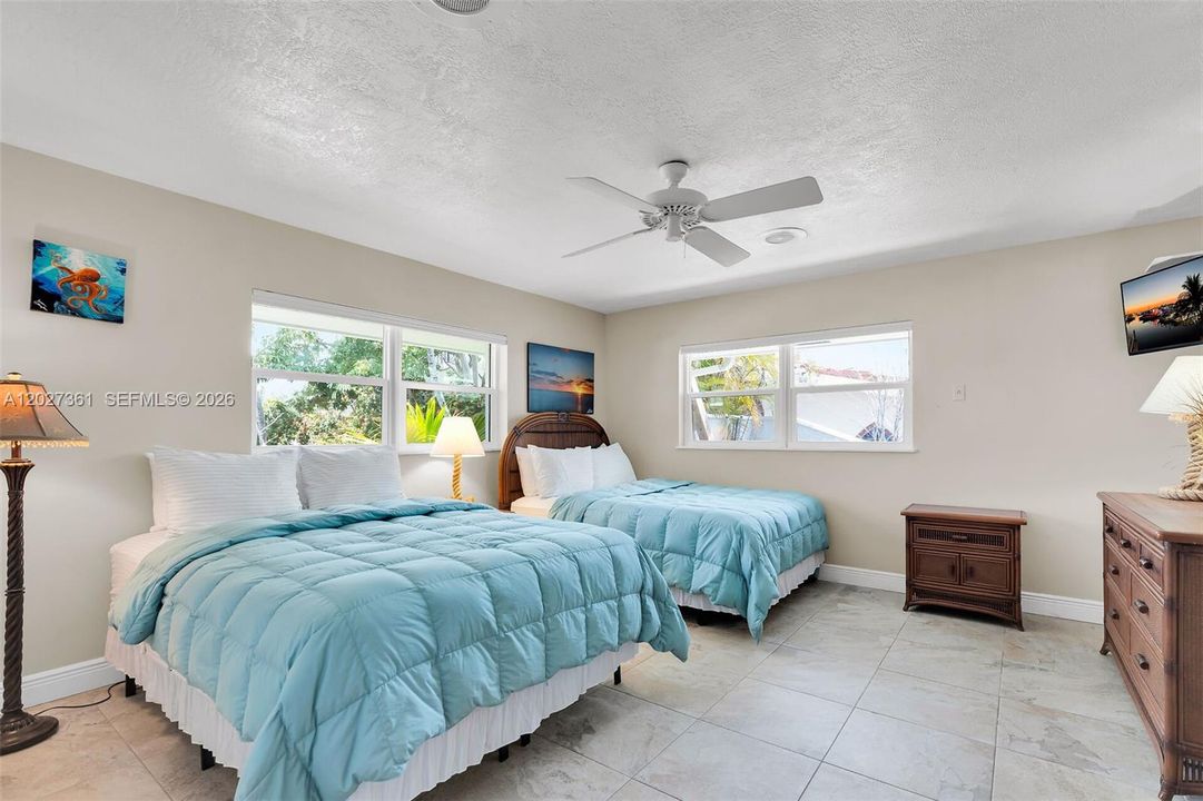 For Sale: $2,750,000 (3 beds, 3 baths, 2378 Square Feet)