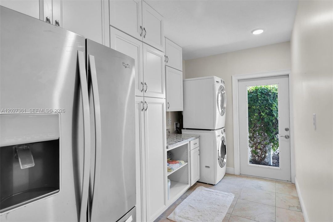 For Sale: $2,750,000 (3 beds, 3 baths, 2378 Square Feet)