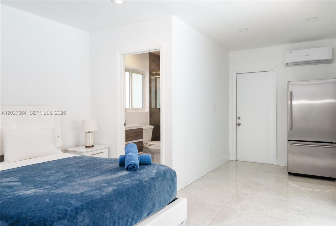 В аренду: $6,500 (5 спален, 3 ванн, 2455 Квадратных фут)