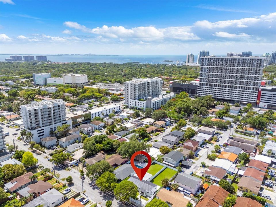 For Rent: $3,500 (2 beds, 1 baths, 1964 Square Feet)