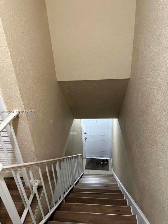 For Sale: $230,000 (2 beds, 1 baths, 1108 Square Feet)