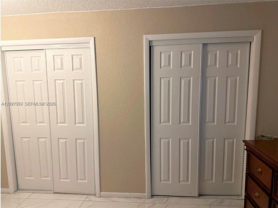 For Sale: $230,000 (2 beds, 1 baths, 1108 Square Feet)