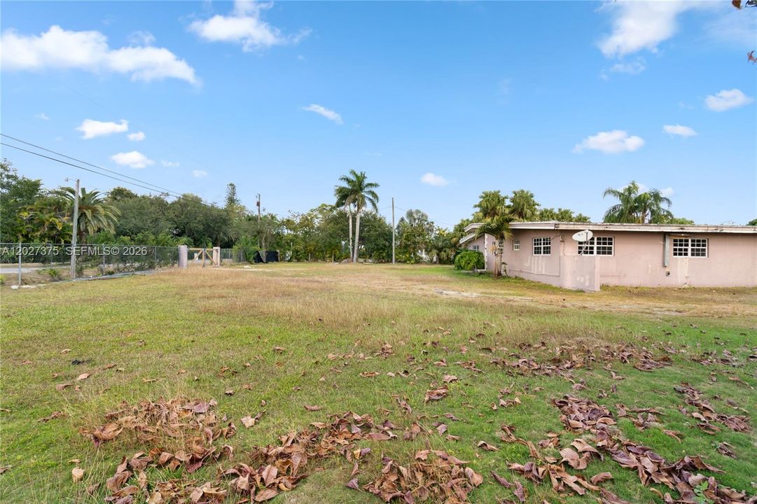 For Sale: $1,499,999 (3 beds, 2 baths, 1790 Square Feet)