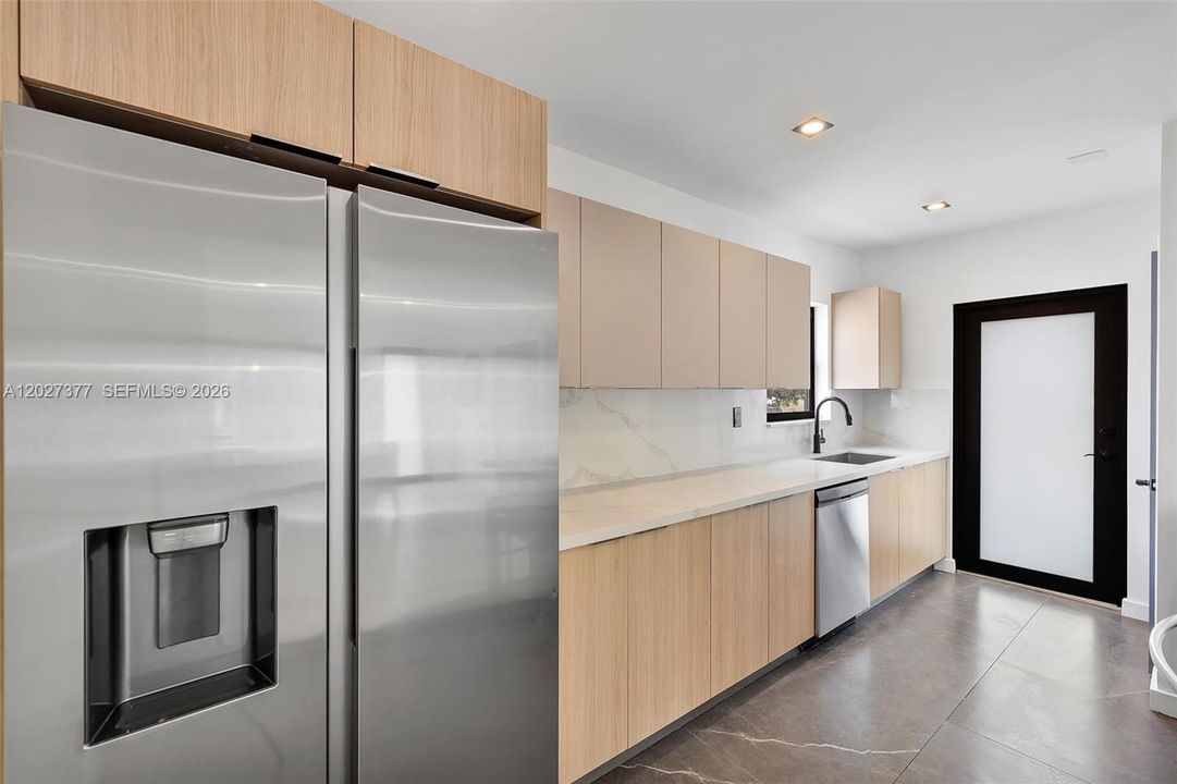 На продажу: $930,000 (3 спален, 2 ванн, 1602 Квадратных фут)