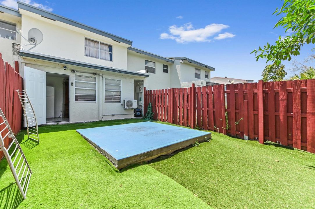 30 backyard 02