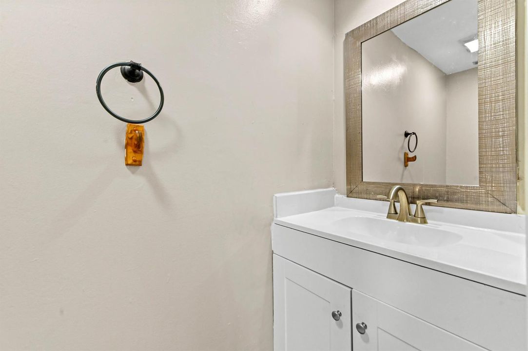 12 Bathroom 01