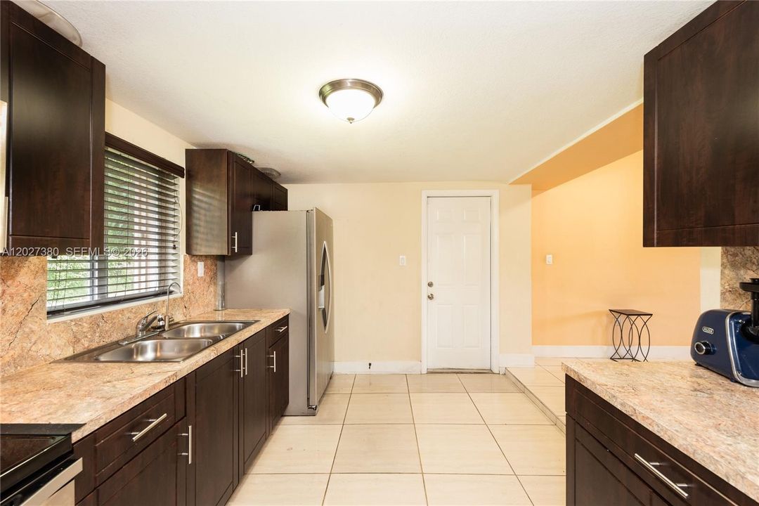 En Venta: $509,000 (3 camas, 2 baños, 1125 Pies cuadrados)