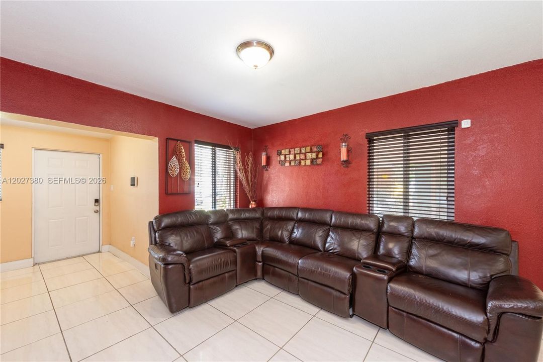 En Venta: $509,000 (3 camas, 2 baños, 1125 Pies cuadrados)