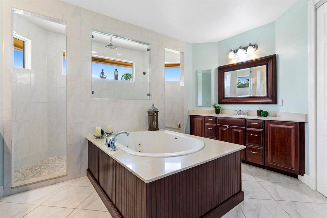 MASTER BATH 2