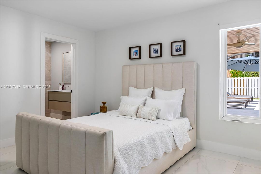 En Renta: $20,000 (5 camas, 5 baños, 4200 Pies cuadrados)