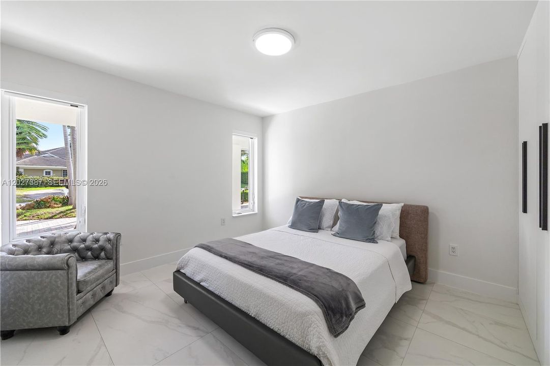 En Renta: $20,000 (5 camas, 5 baños, 4200 Pies cuadrados)