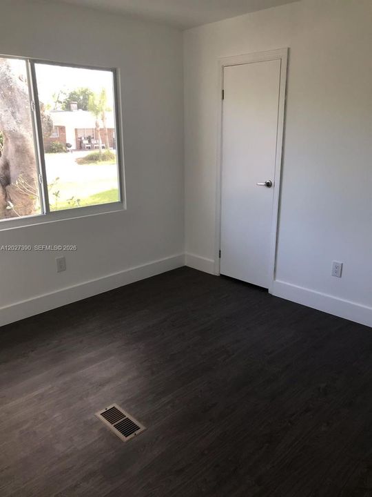 For Sale: $430,000 (4 beds, 3 baths, 1377 Square Feet)