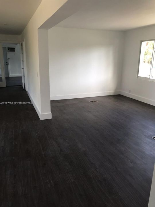 For Sale: $430,000 (4 beds, 3 baths, 1377 Square Feet)