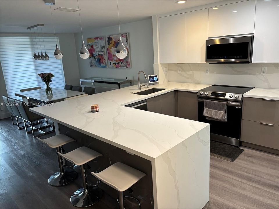 For Rent: $4,500 (4 beds, 3 baths, 1898 Square Feet)