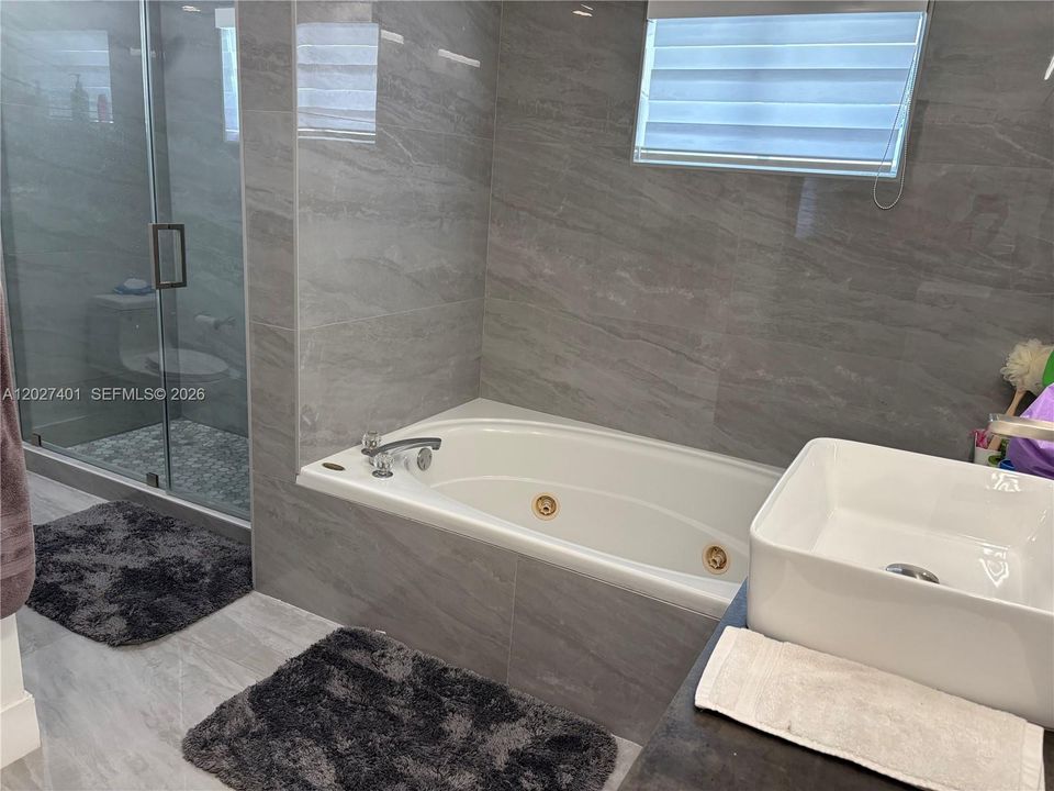 For Rent: $4,500 (4 beds, 3 baths, 1898 Square Feet)