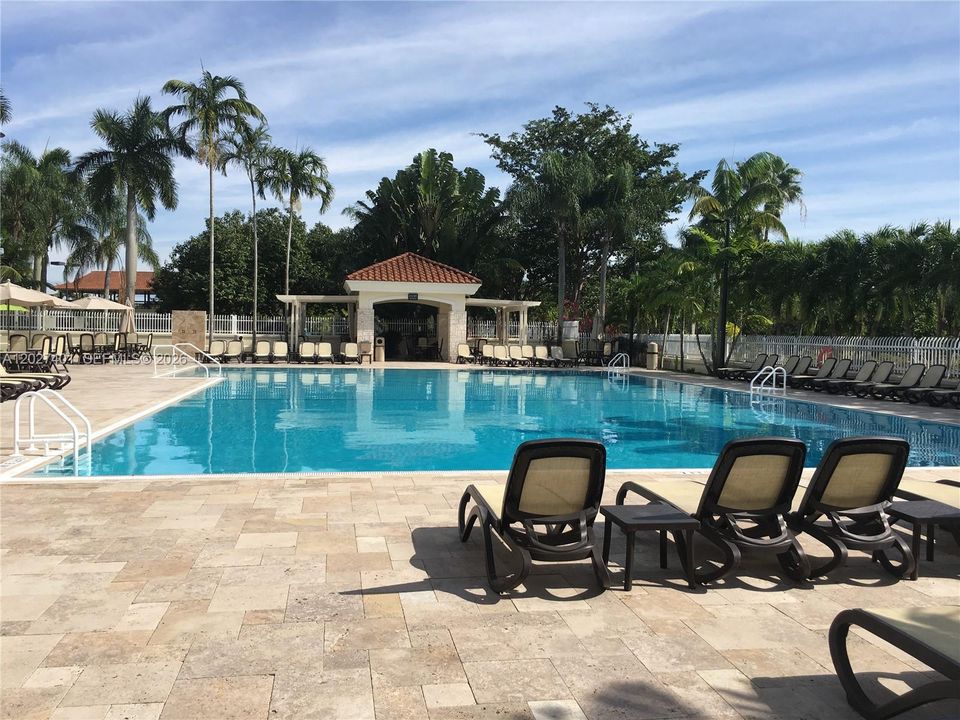 For Rent: $4,500 (4 beds, 3 baths, 1898 Square Feet)
