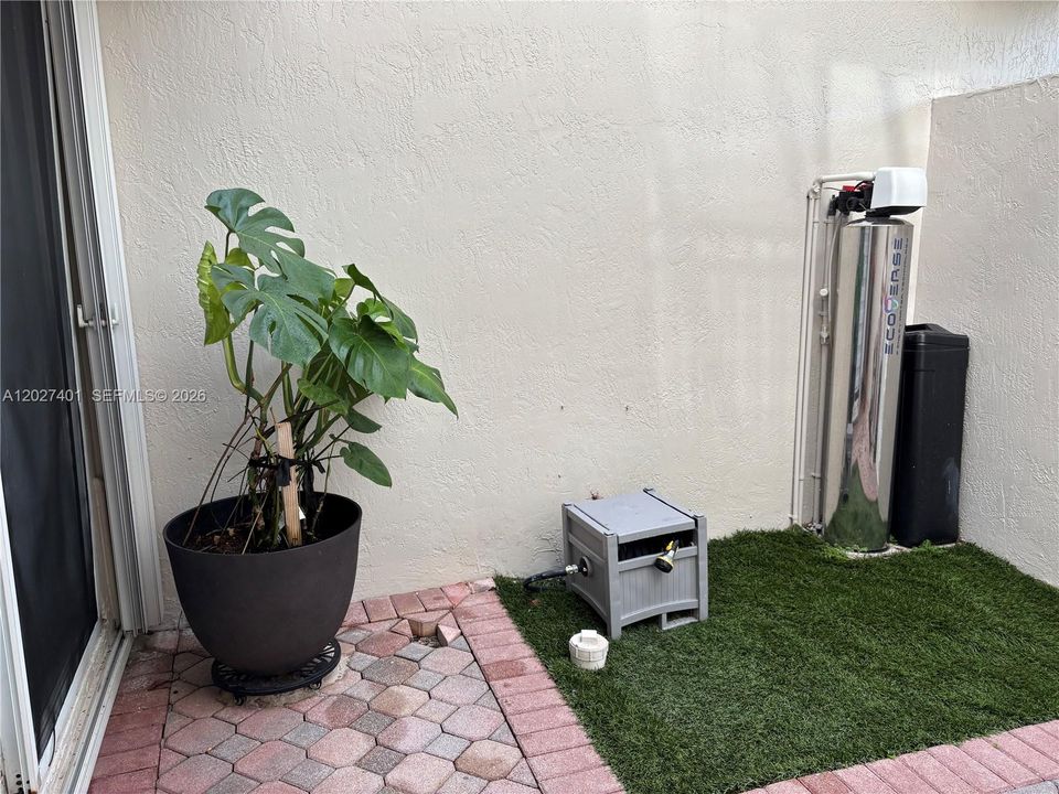 For Rent: $4,500 (4 beds, 3 baths, 1898 Square Feet)