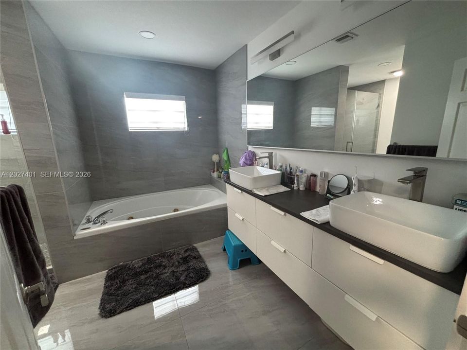 For Rent: $4,500 (4 beds, 3 baths, 1898 Square Feet)