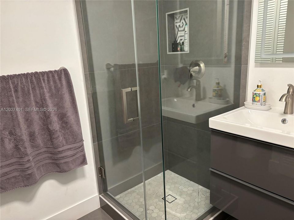 For Rent: $4,500 (4 beds, 3 baths, 1898 Square Feet)
