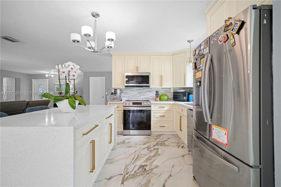 For Sale: $825,000 (4 beds, 2 baths, 1924 Square Feet)