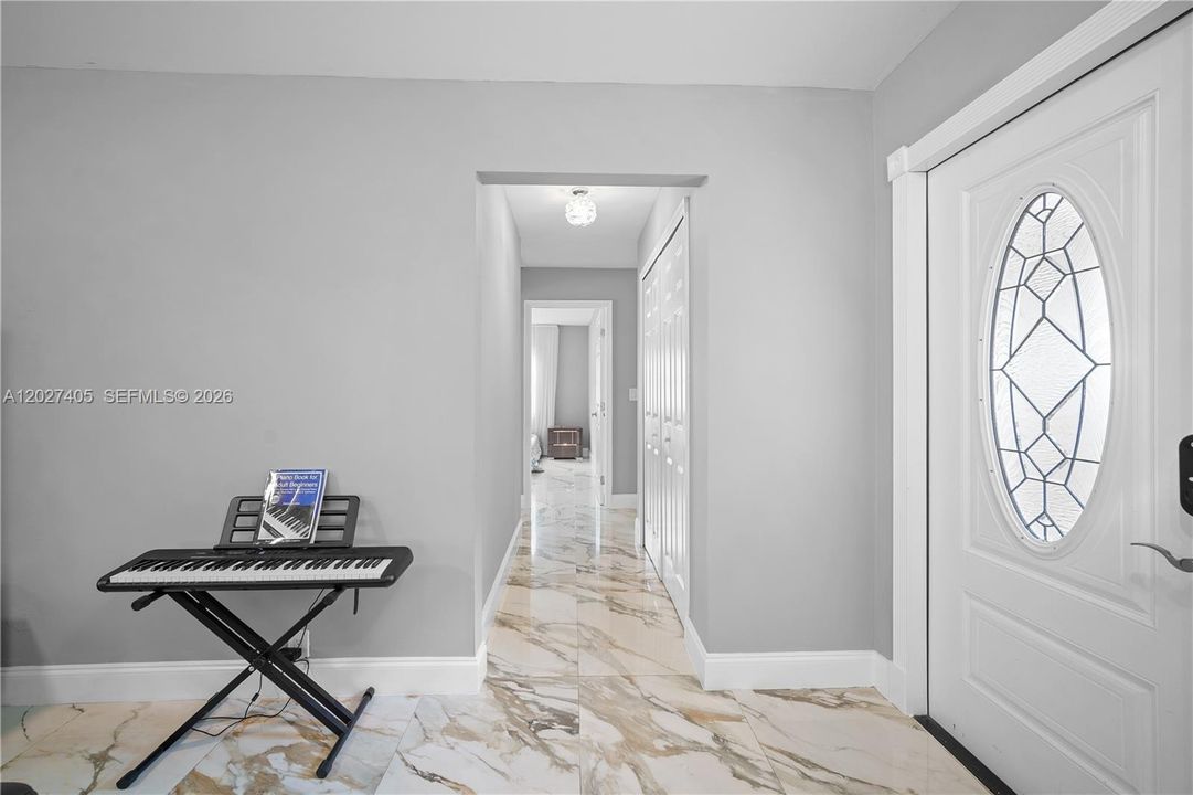 For Sale: $825,000 (4 beds, 2 baths, 1924 Square Feet)