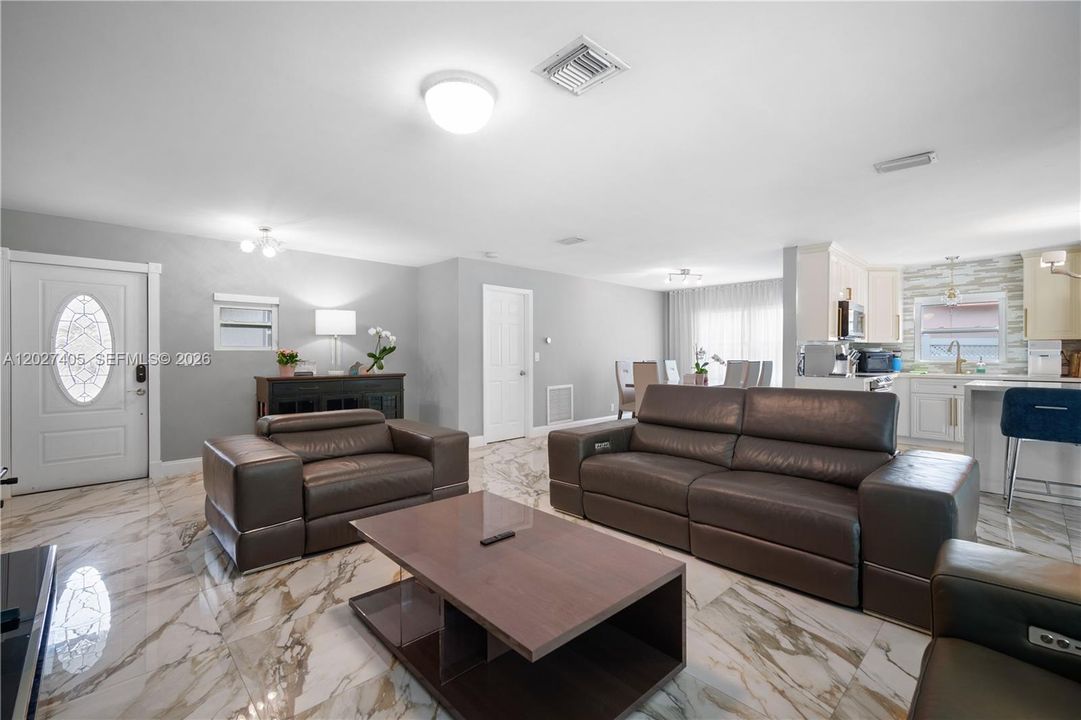 For Sale: $825,000 (4 beds, 2 baths, 1924 Square Feet)