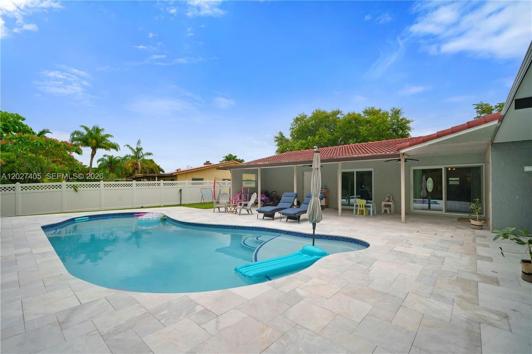 For Sale: $825,000 (4 beds, 2 baths, 1924 Square Feet)