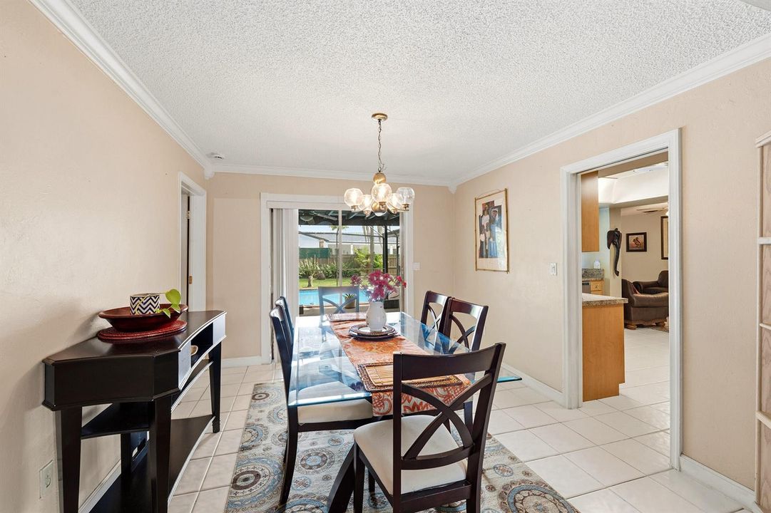 12_dining area