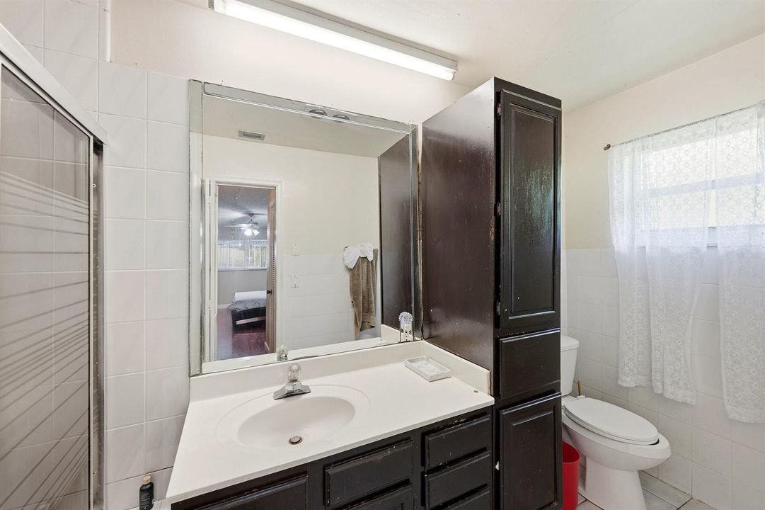 20_bathroom