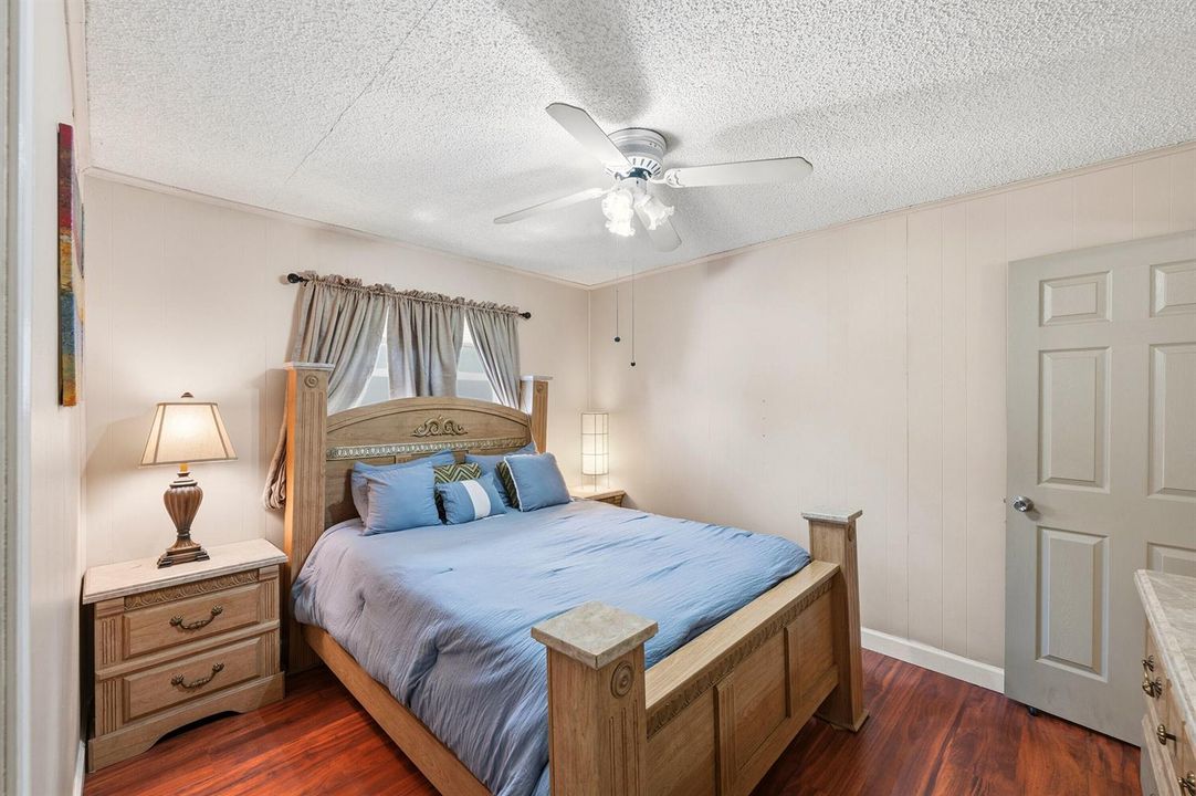 24_bedroom