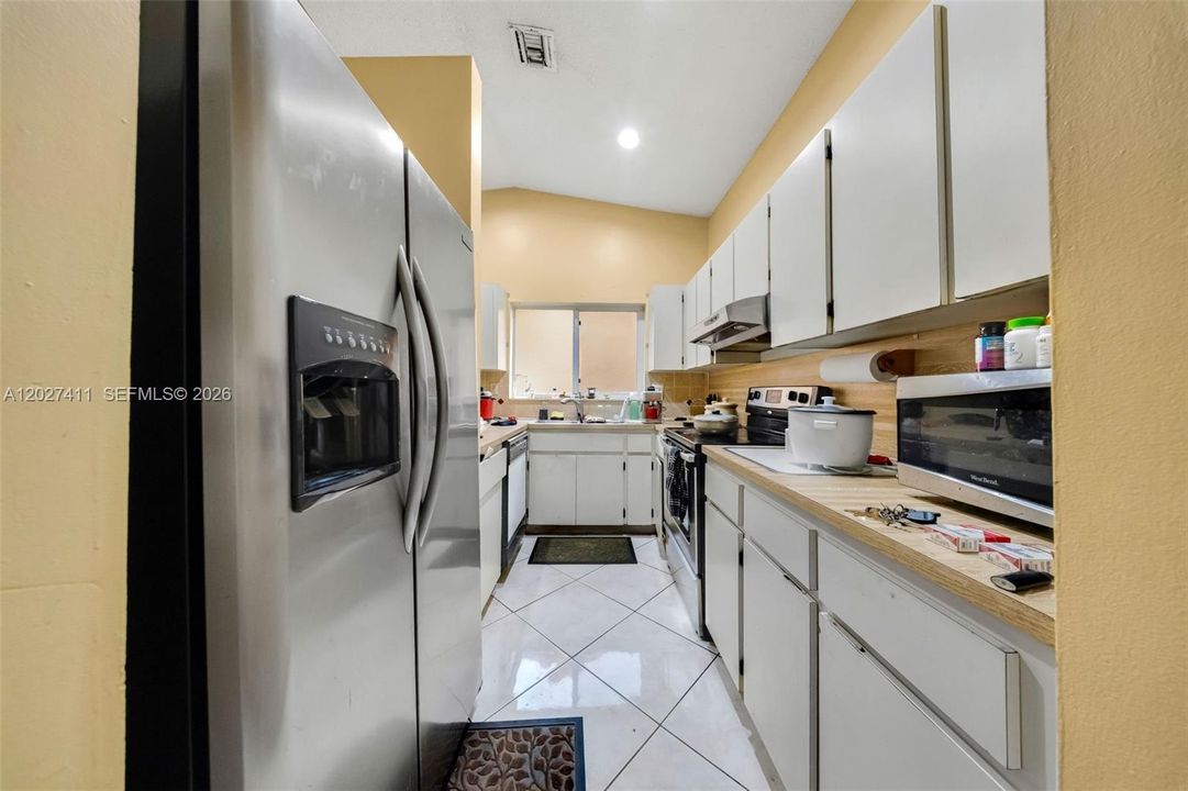 For Sale: $599,999 (3 beds, 2 baths, 1729 Square Feet)