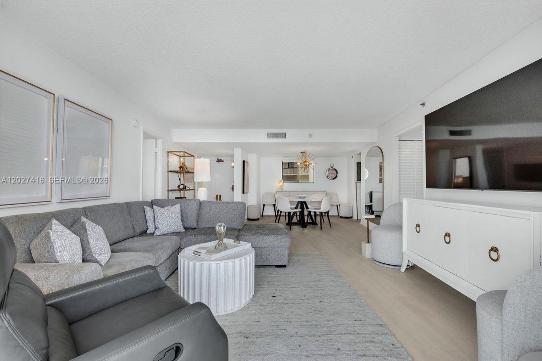 For Rent: $10,000 (2 beds, 2 baths, 1170 Square Feet)