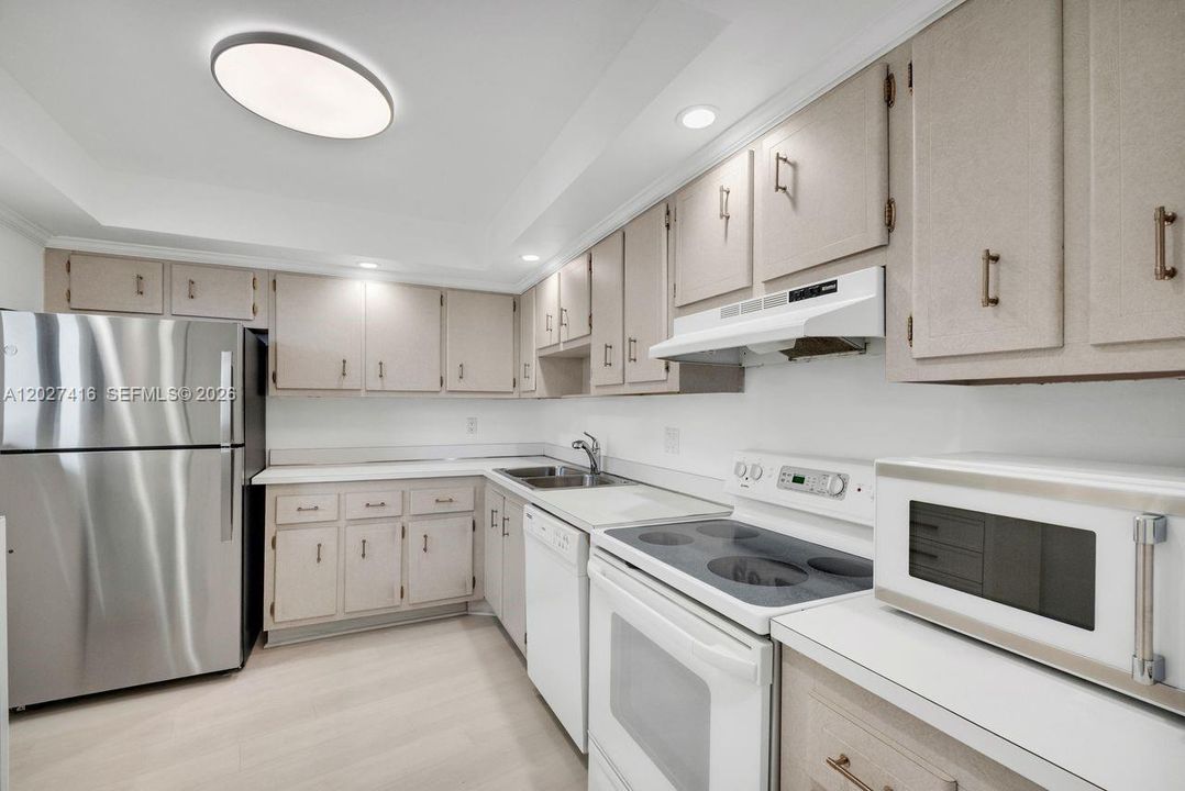 For Rent: $10,000 (2 beds, 2 baths, 1170 Square Feet)