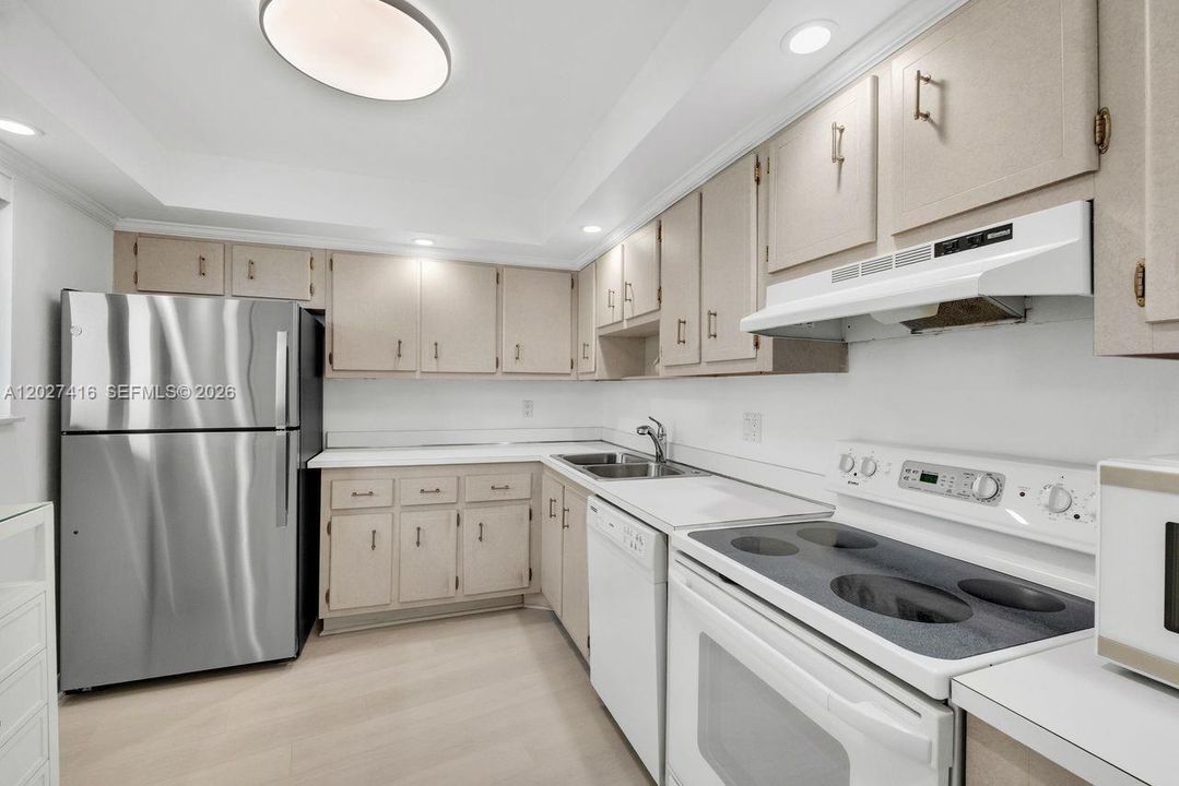 For Rent: $10,000 (2 beds, 2 baths, 1170 Square Feet)