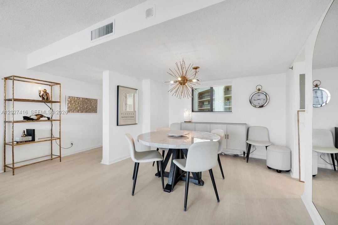 For Rent: $10,000 (2 beds, 2 baths, 1170 Square Feet)