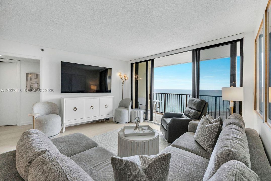 For Rent: $10,000 (2 beds, 2 baths, 1170 Square Feet)