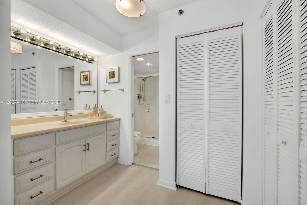 For Rent: $10,000 (2 beds, 2 baths, 1170 Square Feet)