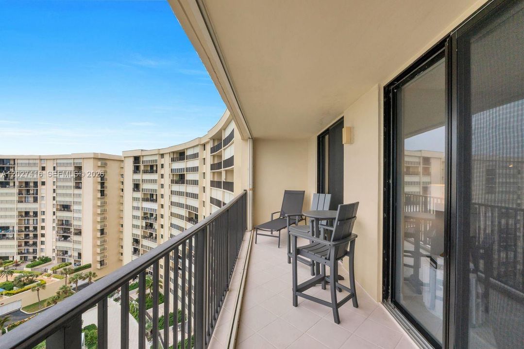 For Rent: $10,000 (2 beds, 2 baths, 1170 Square Feet)