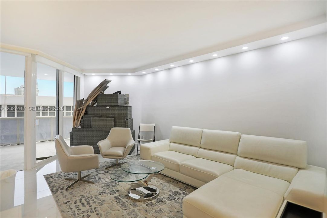 For Rent: $7,000 (2 beds, 2 baths, 1550 Square Feet)