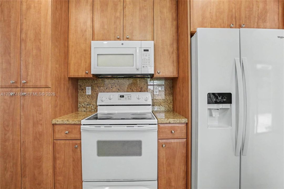 For Rent: $4,900 (3 beds, 2 baths, 1927 Square Feet)