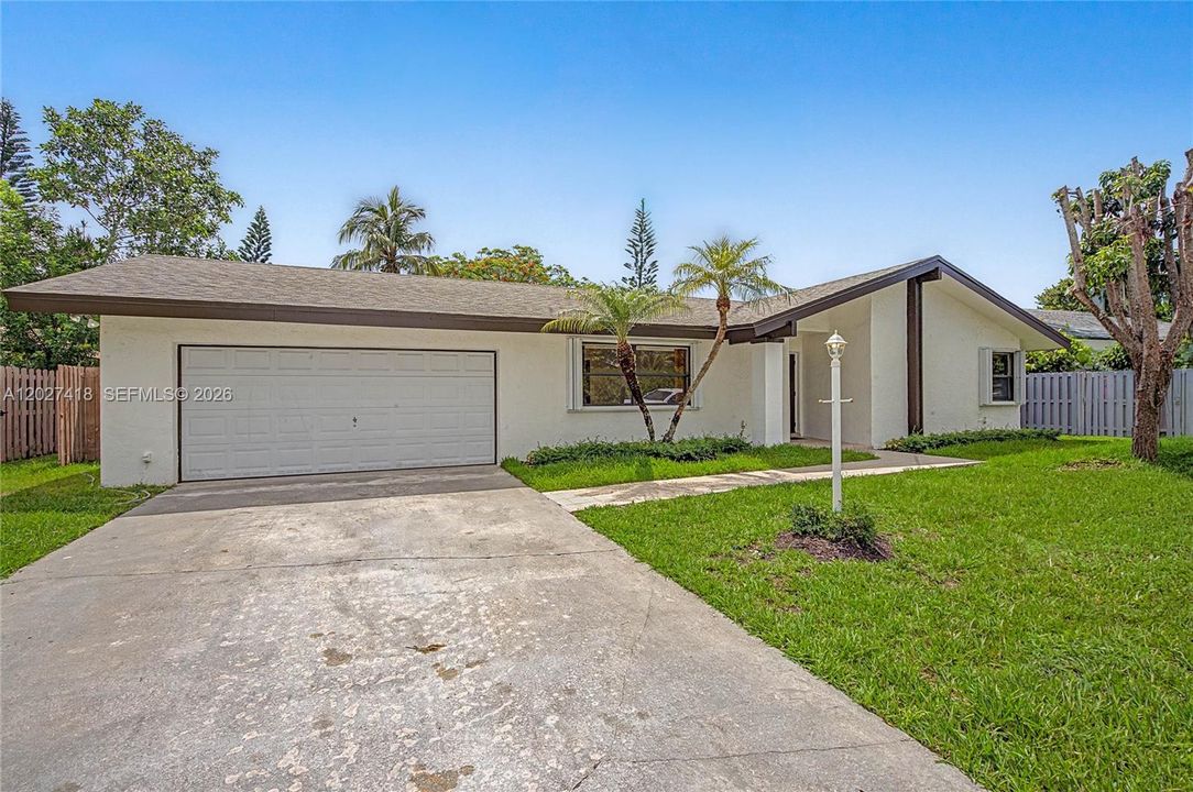 For Rent: $4,900 (3 beds, 2 baths, 1927 Square Feet)