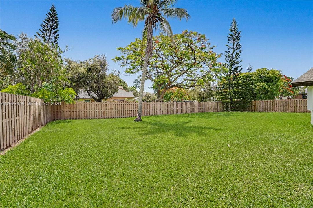 For Rent: $4,900 (3 beds, 2 baths, 1927 Square Feet)