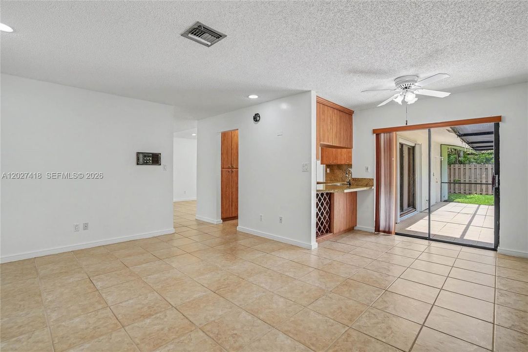 For Rent: $4,900 (3 beds, 2 baths, 1927 Square Feet)