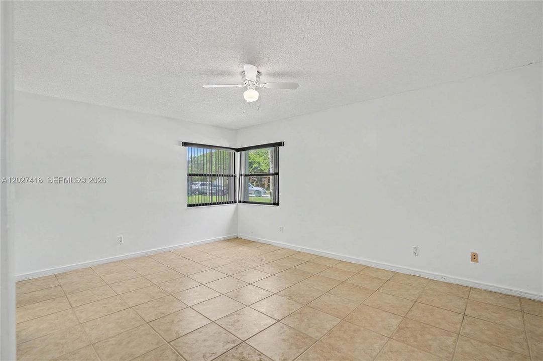 For Rent: $4,900 (3 beds, 2 baths, 1927 Square Feet)