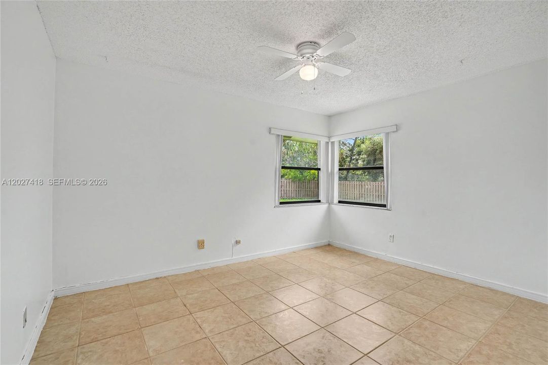 For Rent: $4,900 (3 beds, 2 baths, 1927 Square Feet)