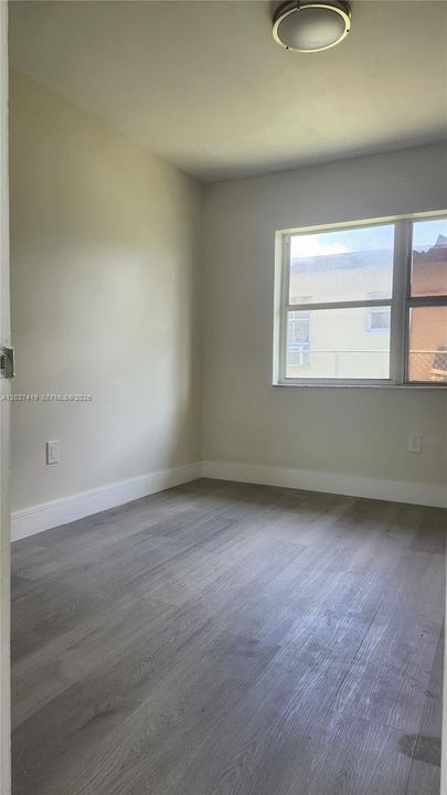 For Sale: $349,000 (3 beds, 1 baths, 1000 Square Feet)